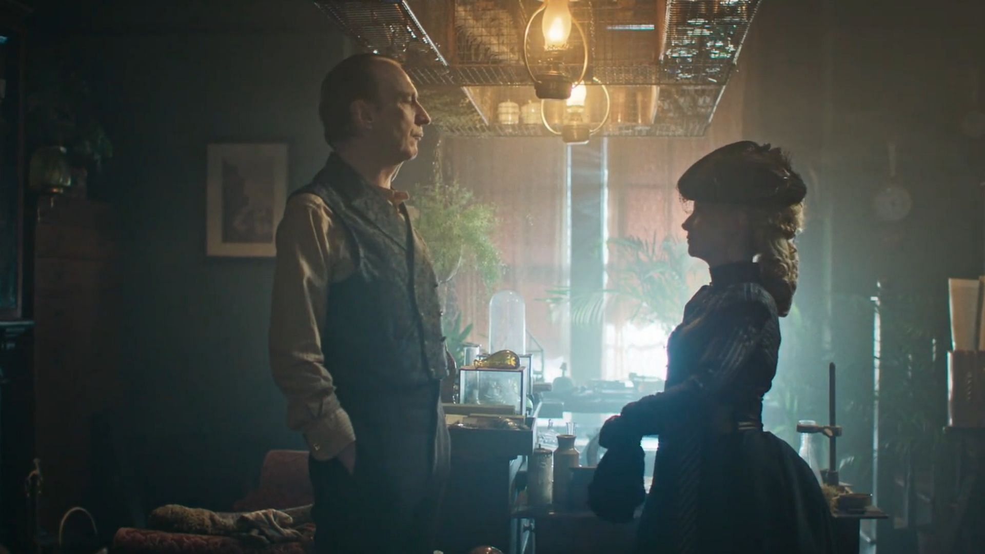 An image taken from Sherlock & Daughter episode 4 (Image via The CW)